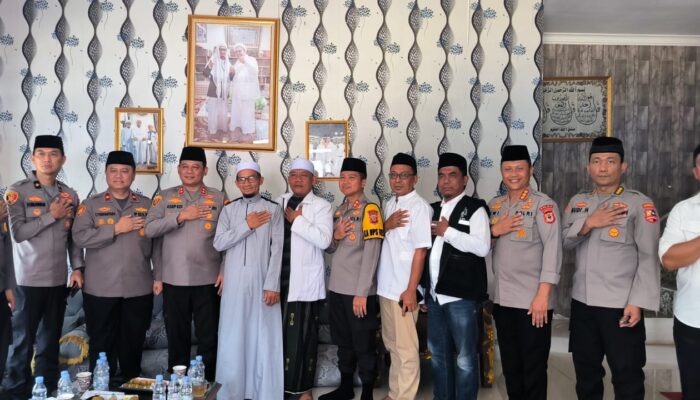 Disambangi Tiga Jenderal Ops NCS, ketua Ponpes Daarul Falah Ciamis Dukung Polri Wujudkan Pemilu Damai