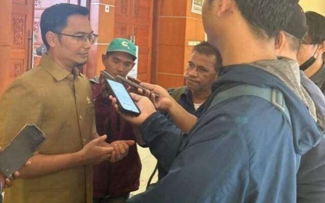 Ade Supriatna Pimpin Rapat Paripurna DPRD Depok : Evaluasi 2024 dan Fokus Rencana 2025